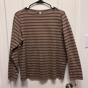 Uniqlo striped quarter length top
